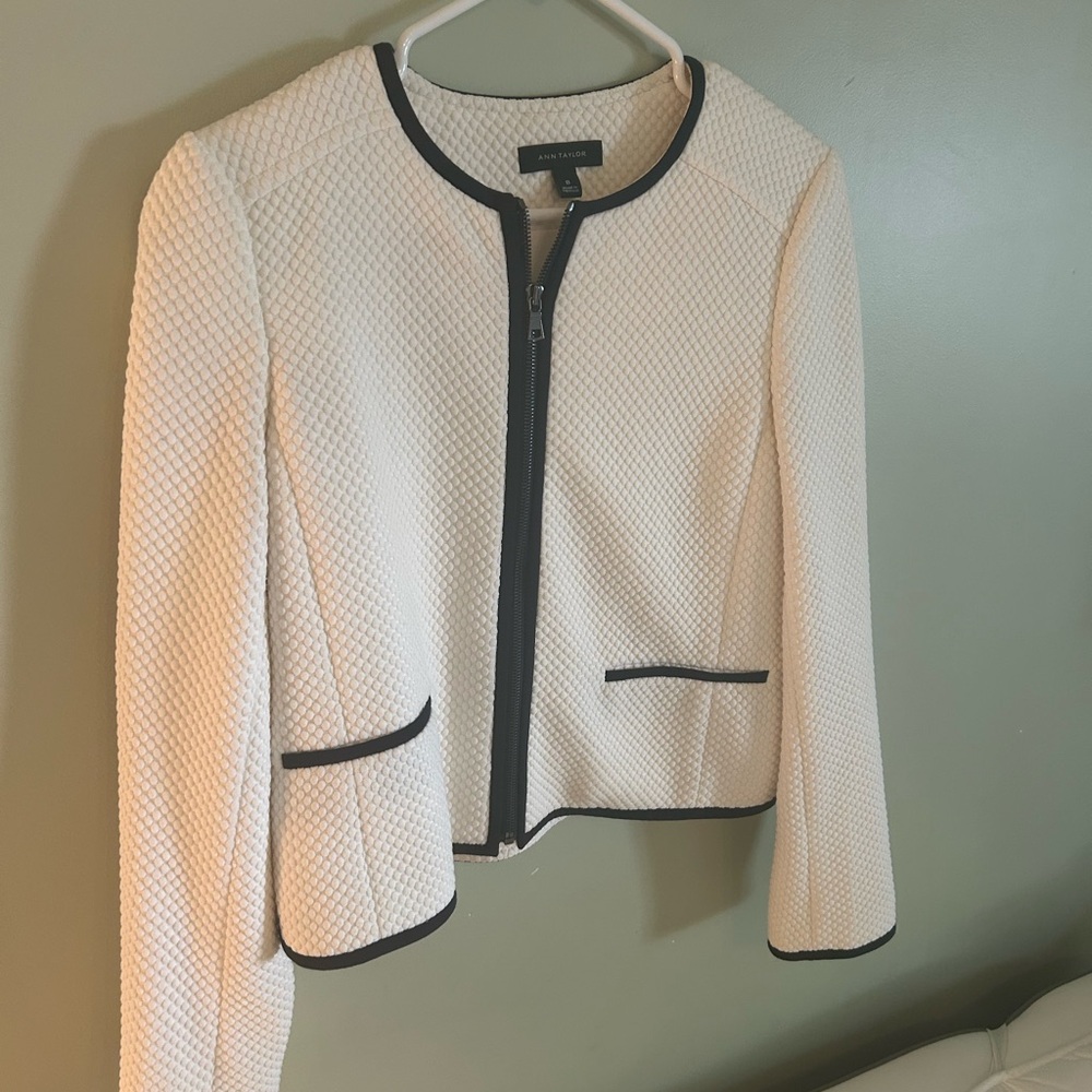 Ann Taylor Women's Ivory Textured Jacket with Navy Trim